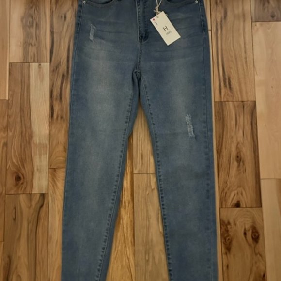 HERS Denim - New with Tags - Two Washes - Multiple Sizes - Picture 3 of 10